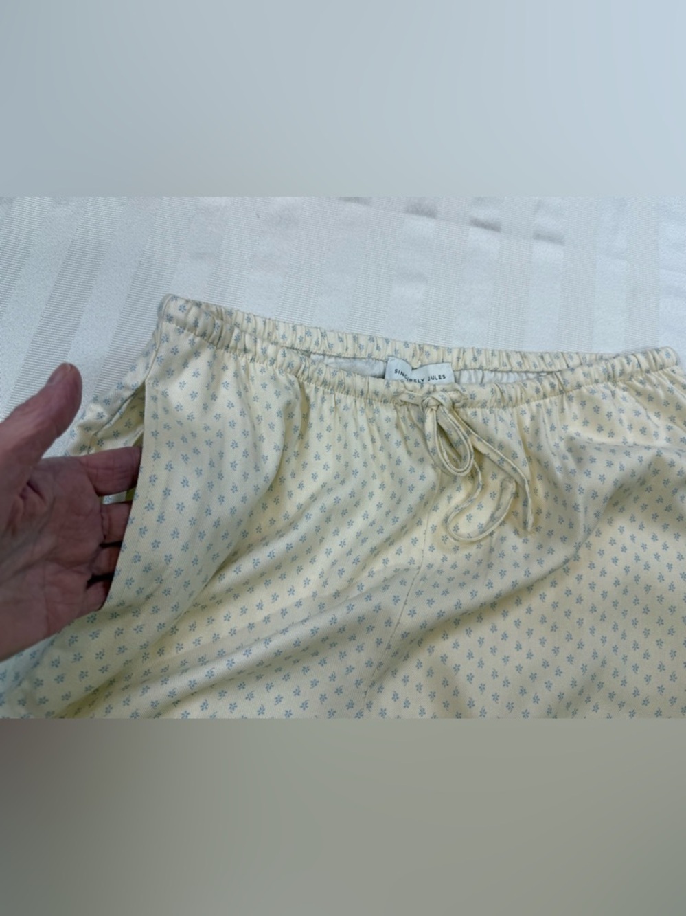 Sincerely Jules Lounge Pants Sz Medium Cream Blue Ditsy Floral  Drawstring NWOT - Picture 9 of 11